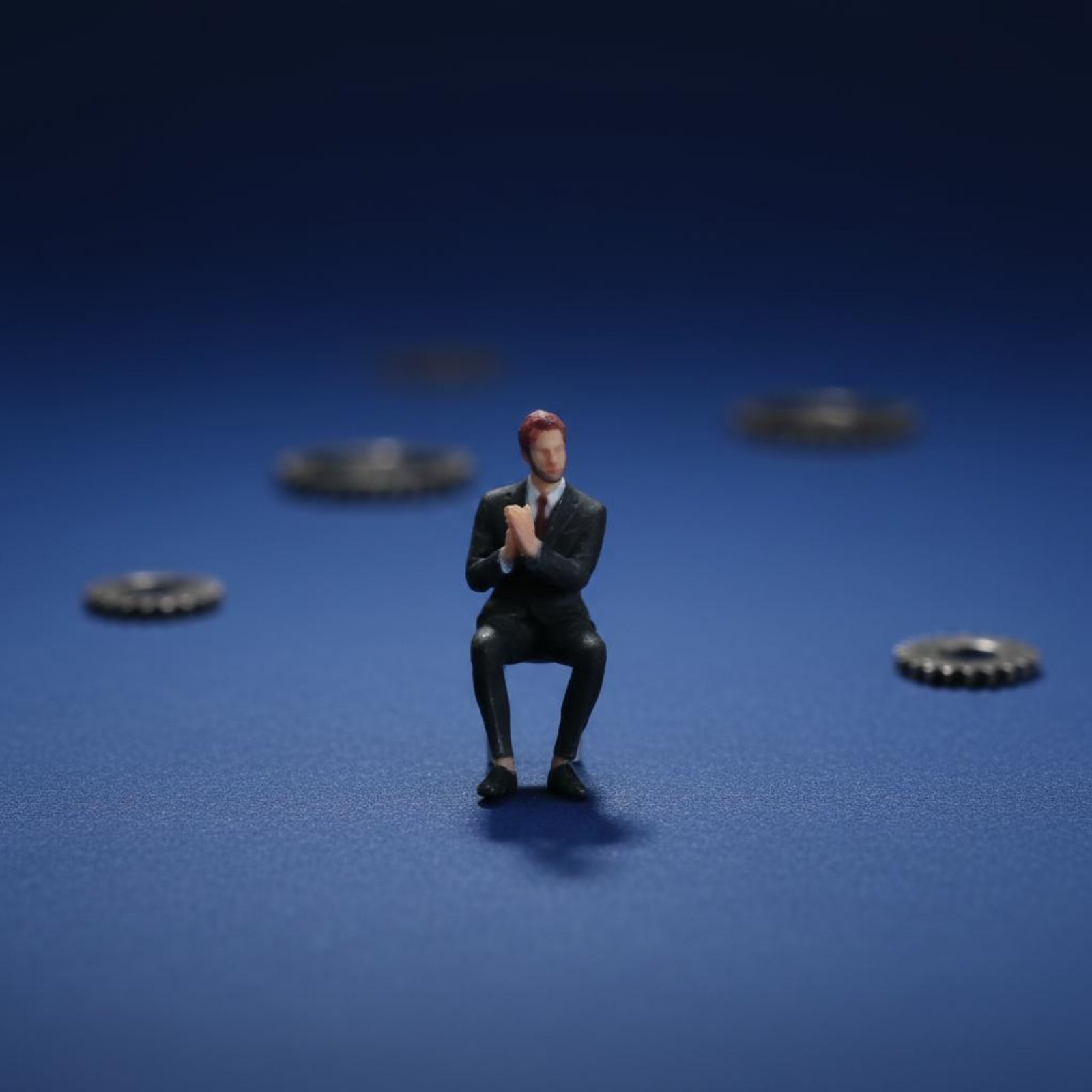 1:64 Scale Sitting Man Figure  - Men'S Suit Accessories 评论和价格